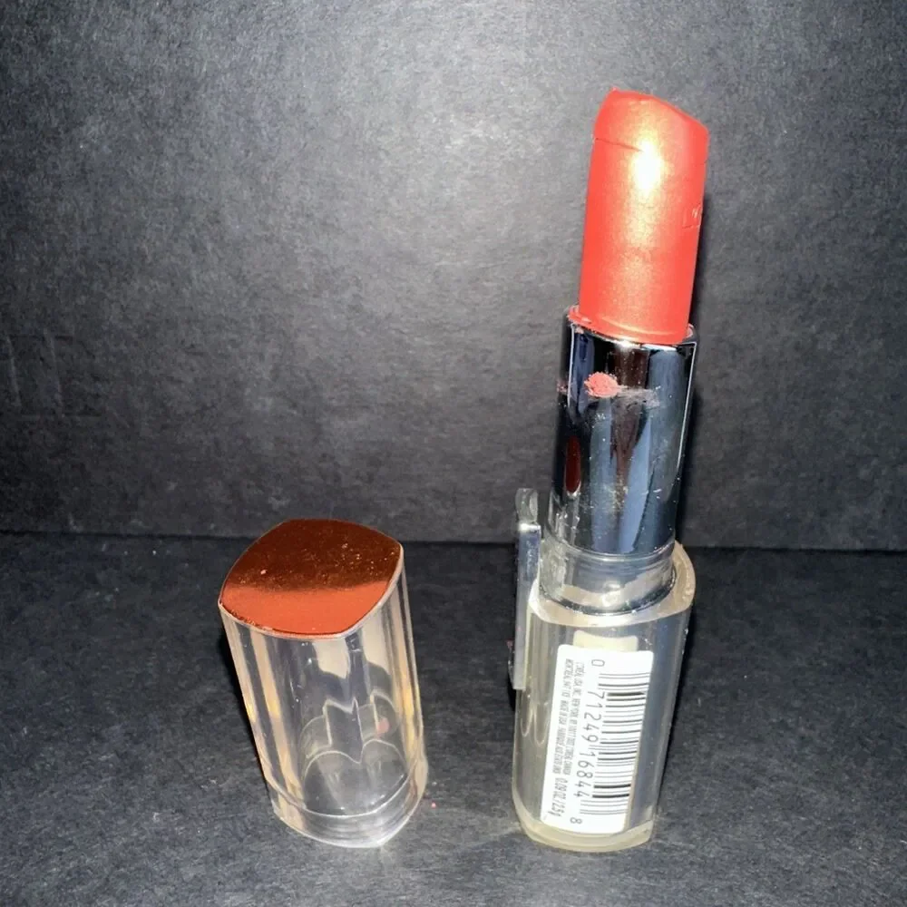 Loreal Infallible Lipstick 425 ALWAYS APRICOT silver tube